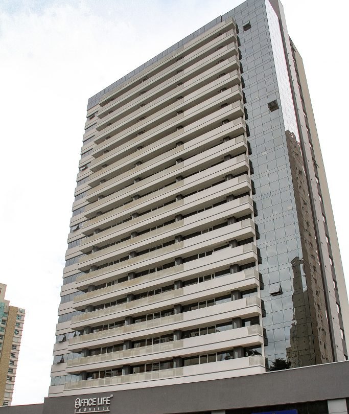 Fachada do edifício Office Life Ecoville, em Curitiba, onde fica a sede da Contango